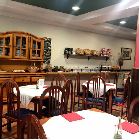 Hotel - Pena Santa 2*