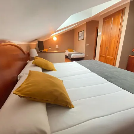 Hotel - Pena Santa 2*