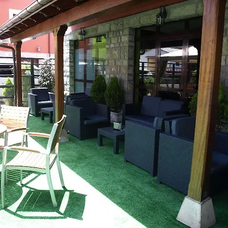 培尼亚圣塔公寓酒店 2* Benia De Onis