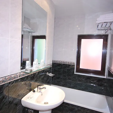 فندق - Pena Santa Benia De Onis