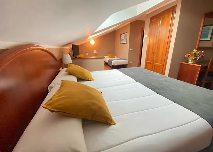 Hotel - Peña Santa 2*